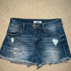 Refuge ripped/distressed jean shorts/size 0/in great condition